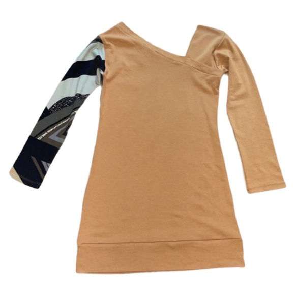 Geometric Printed Asymmetrical Bodycon Dress - Picture 2 of 13